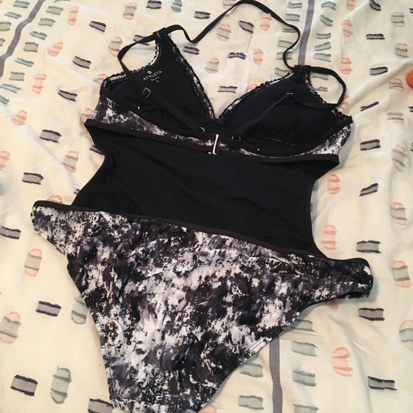 Athleta Swimsuit - Picture 2 of 2